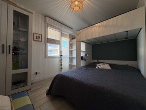 2 bedrooms