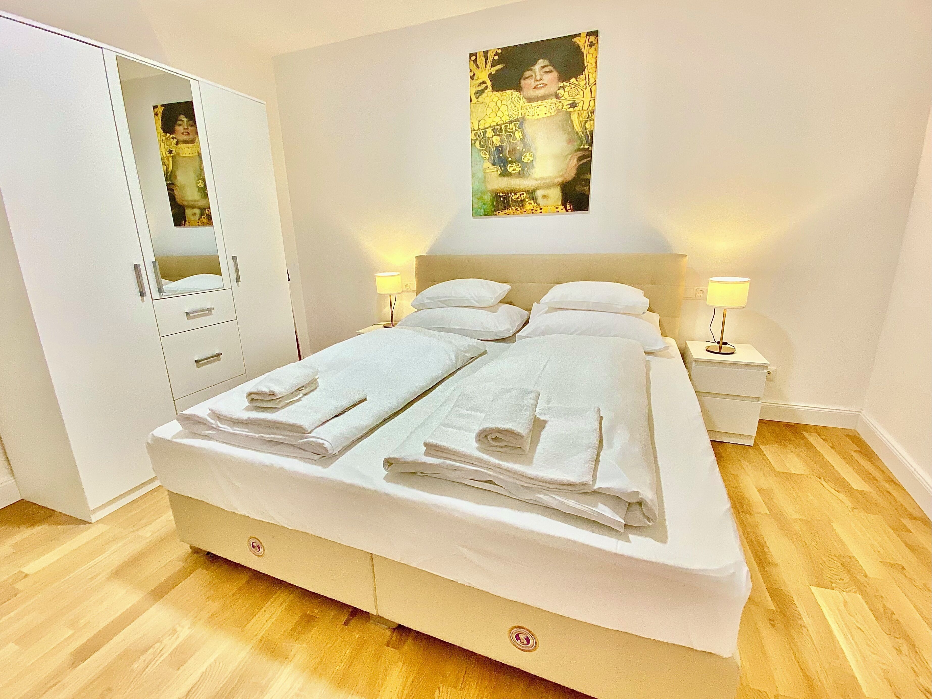 Standard Apartment, 1 Queen Bed with Sofa bed, Non Smoking, Mezzanine