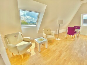 프리미엄 아파트, 퀸사이즈침대 1개, 금연, 주방 | 거실 공간 | 스마트 TV, 넷플릭스, 스트리밍 서비스