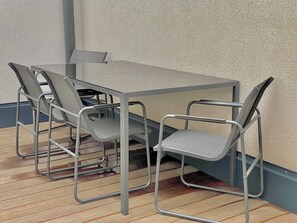Leilighet – junior, 1 queensize-seng med sovesofa, ikke-røyk | Terrasse/patio