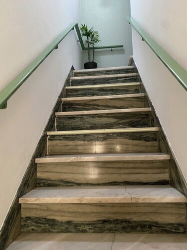 It's by the beach! Cozy room in house with shared bathroom