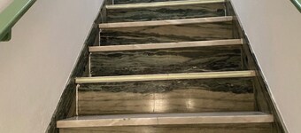 It's by the beach! Cozy room in house with shared bathroom