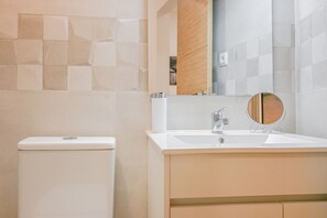 Douche, sèche-cheveux