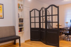 Interior - Spacious and Elegant Apartment in Paseo de la Habana (Madrid)