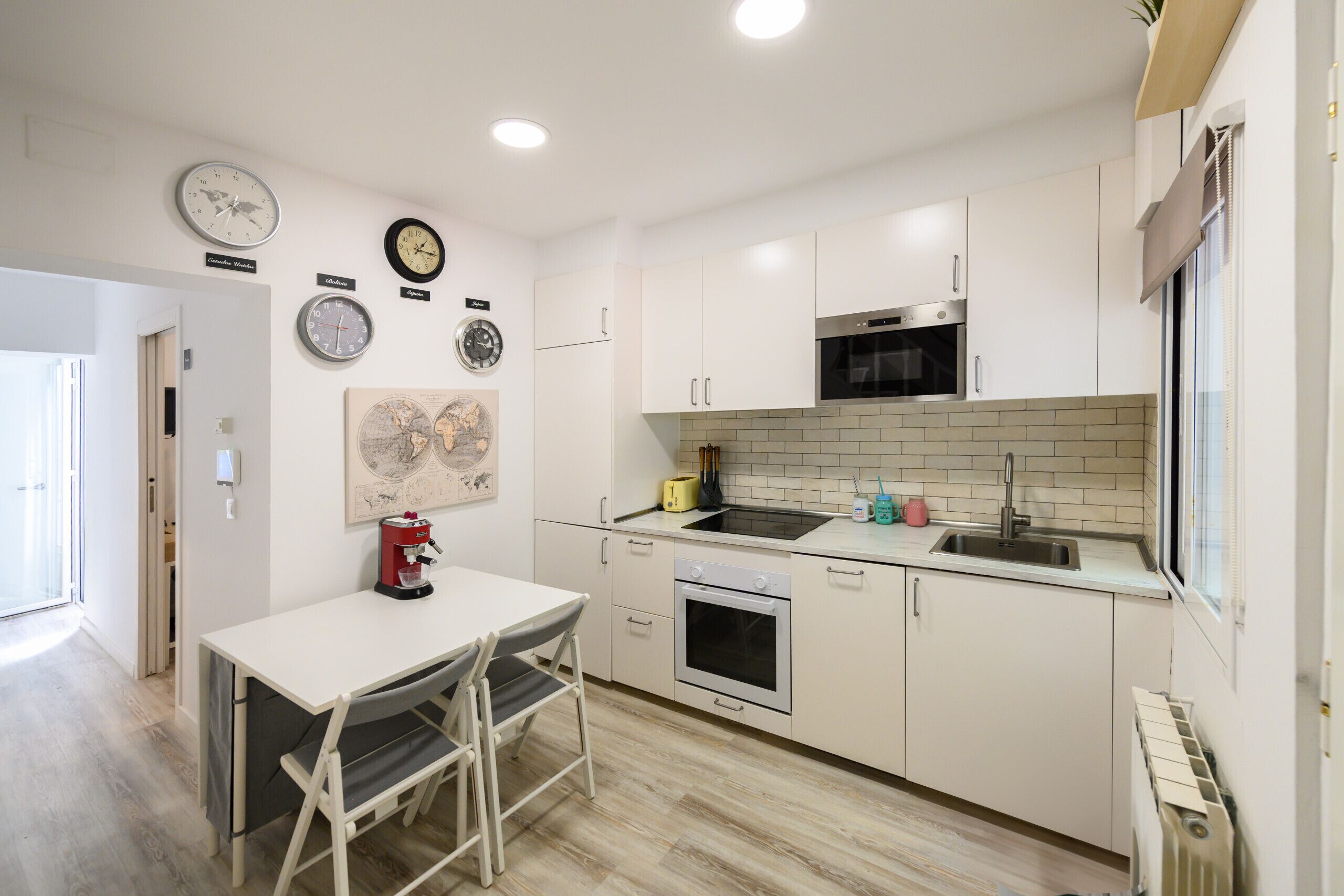 Réfrigérateur, micro-ondes, four, lave-vaisselle