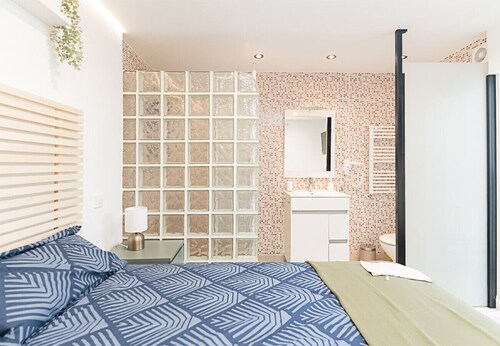 Sucre: Room with comfort and Bolivian essence in Madrid