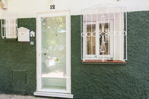 Exterior detail - Tarija: A room with Bolivian essence and comfort in Madrid (Madrid)