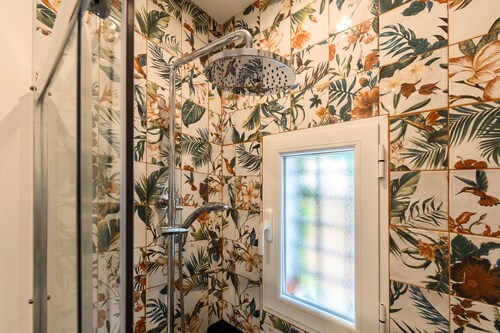 La Paz: Room with Bolivian essence and comfort in Madrid