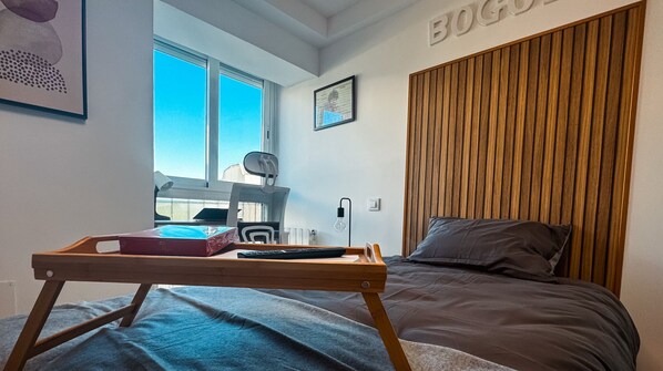 1 habitación, tabla de planchar con plancha y wifi gratis 