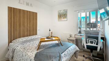 1 slaapkamer, een kluis op de kamer, een strijkplank/strijkijzer