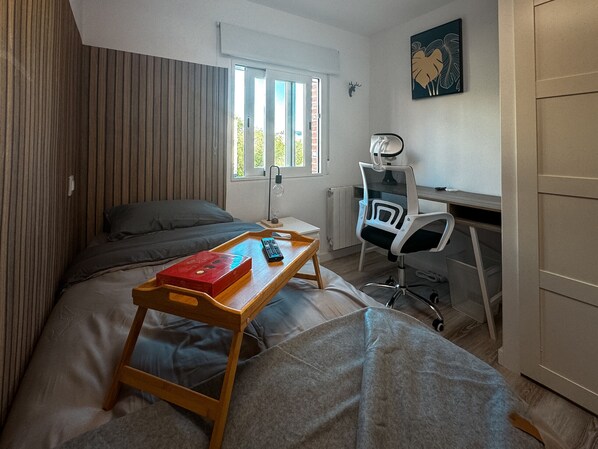 1 bedroom, in-room safe, iron/ironing board, free WiFi