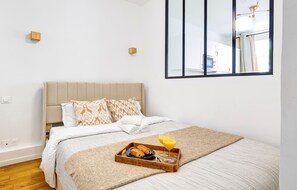 City Apartment, 1 Bedroom, Non Smoking | Iron/ironing board, cribs/infant beds, travel crib, free WiFi