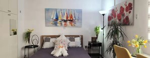 1 bedroom, WiFi, bed sheets