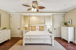 6 bedrooms, desk, iron/ironing board, free WiFi