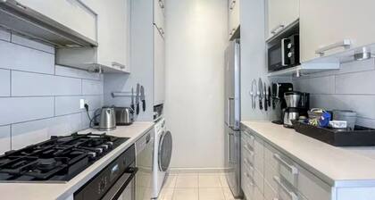 5 Room Apartment by the Esplanade Park