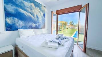 3 bedrooms, iron/ironing board, free WiFi, bed sheets