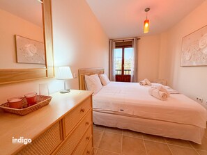 2 chambres, fer et planche à repasser, accès au Wi-Fi (inclus)