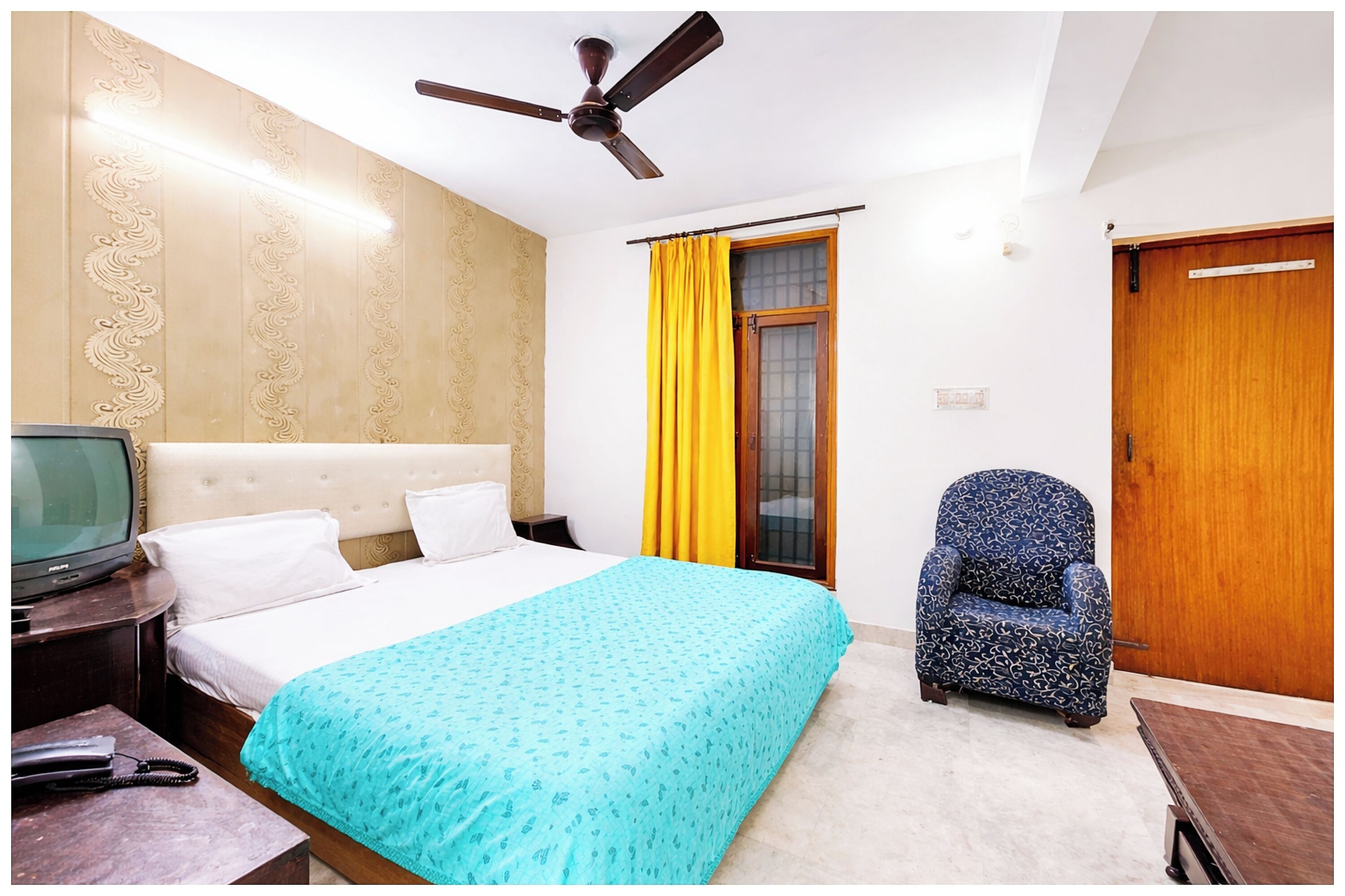 华丽四人房, 城市景观 | 办公桌、隔音、免费 WiFi、床单