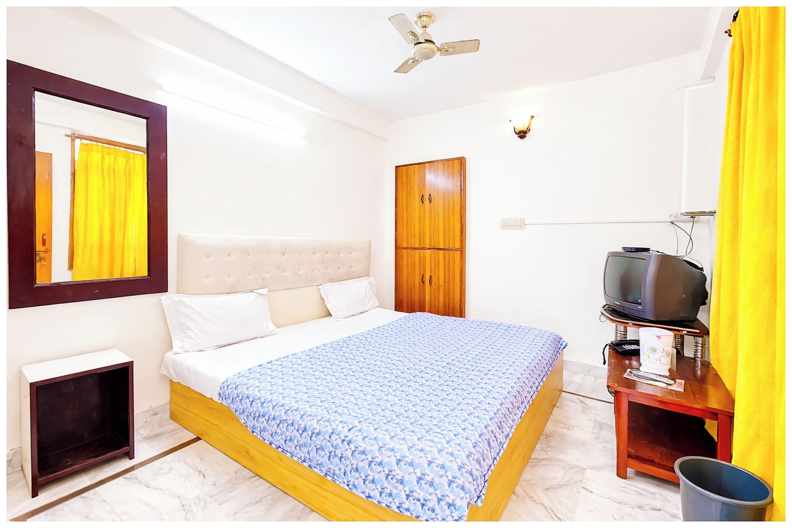 Deluxe Quadruple Room, City View | Desk, soundproofing, free WiFi, bed sheets