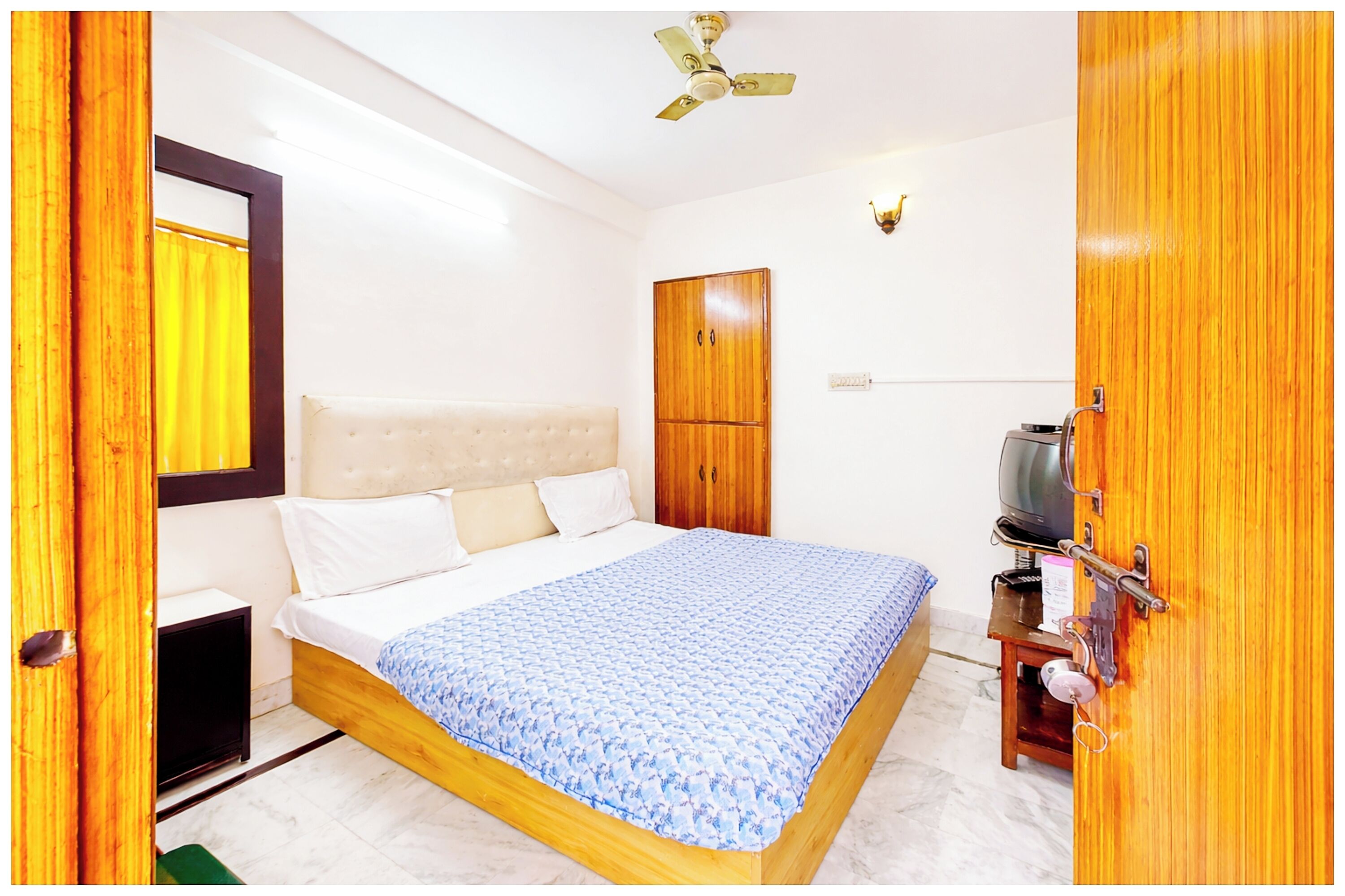 Deluxe Double Room, Multiple Beds, City View | Desk, soundproofing, free WiFi, bed sheets