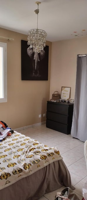 5 chambres, fer et planche Ă repasser, Wi-Fi, draps fournis