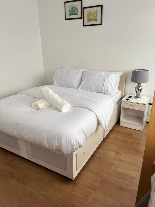 3 bedrooms, iron/ironing board, free WiFi, bed sheets