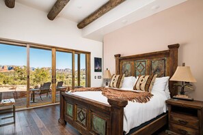 4 bedrooms, iron/ironing board, travel cot, free WiFi - Cathedral Overlook - Spa (Sedona)