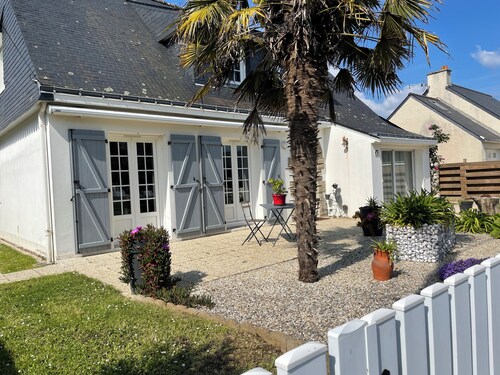 Beach house on foot