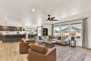 Smart TV, fireplace, video games, offices