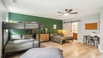 5 bedrooms, desk, iron/ironing board, travel crib