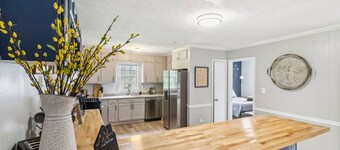 5BR with Game Room & Huge Backyard