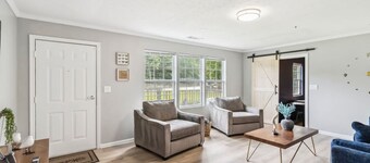 5BR with Game Room & Huge Backyard