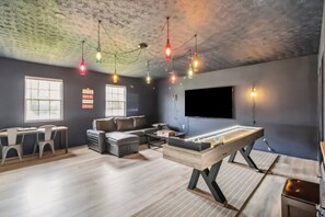 Smart TV, table football