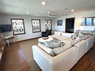 Five Queens - Beach Access - Island Realty