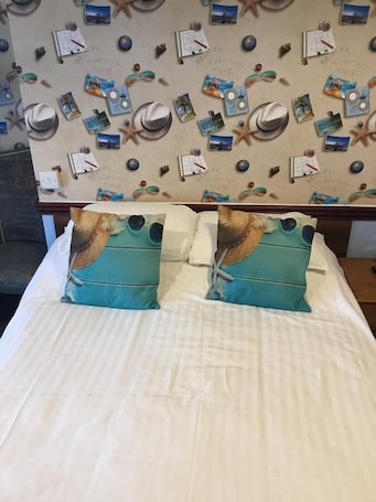 Family Quadruple Room | Iron/ironing board