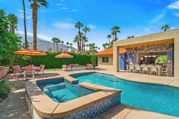 Pool - Eat Play Love – Designer Palm Springs Home with Pool, Mountain Views, Games & Outdoor Dining (Palm Springs)