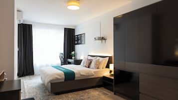 2 chambres, coffres-forts dans les chambres, bureau