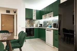 Fridge, microwave, oven, stovetop