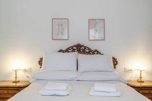 3 habitaciones, tabla de planchar con plancha, wifi y ropa de cama 