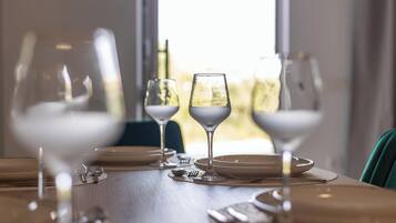 Apartment, 2 Bedrooms | In-room dining