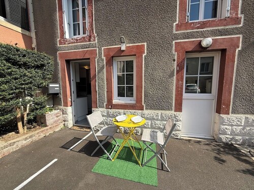 Le Spot H34 Close to the sea