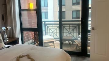 Desk, iron/ironing board, free WiFi, bed sheets