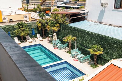 Lion Hotel