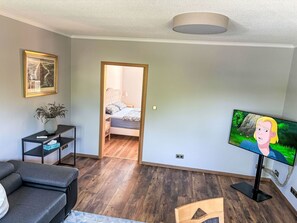 TV - Wonderful private villa for 4 people with WIFI, A/C, TV, terrace and pets allowed (Greifswald)