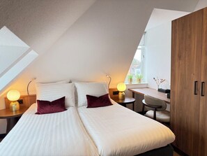 1 bedroom, travel cot, free WiFi