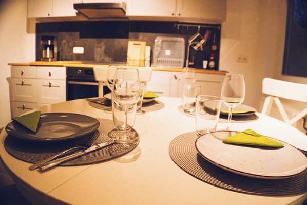 Micro-ondes, four, plaque de cuisson