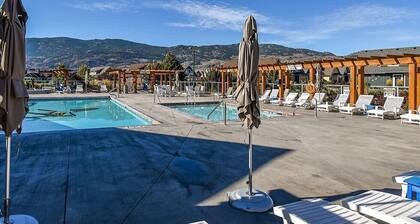 Fantastic location near beach with large grass meadow area