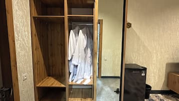 Deluxe Double Room | Desk, laptop workspace, free WiFi