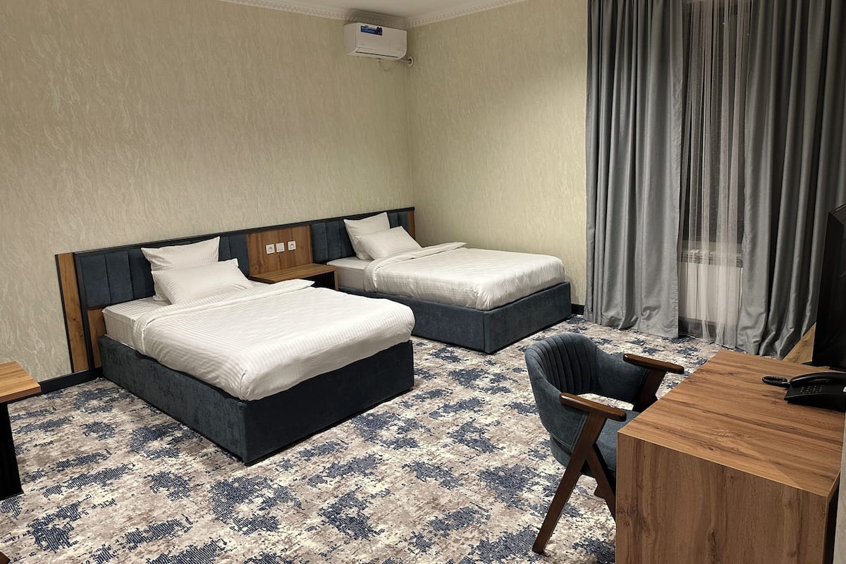 Habitación doble Deluxe | Escritorio, espacio para trabajar con laptop y wifi gratis