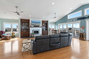 Smart TV, fireplace, DVD player, ping pong - Enjoy ocean views in "The Good Life" on Oak Island, featuring 5BR, private pool, and room for 17. (Oak Island)